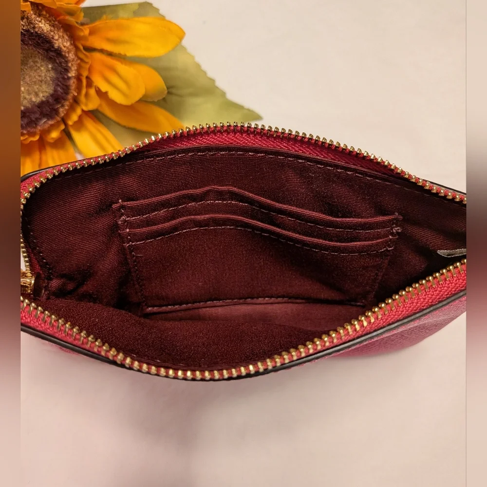 NWT! Coach Cross Grain Leather Wristlet in CERISE PINK